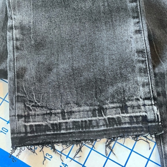 NWT JUICY COUTURE BLACK DENIM MALIBU CROP SZ 28 RAW HEM - Picture 10 of 10